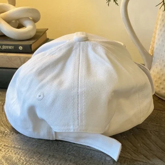 ALO Yoga White Logo Cap - Picture 2 of 3